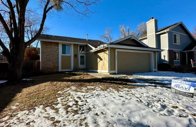Fully Furnished 4 bedroom 2 bath home is Englewood Available NOW!! photos photos