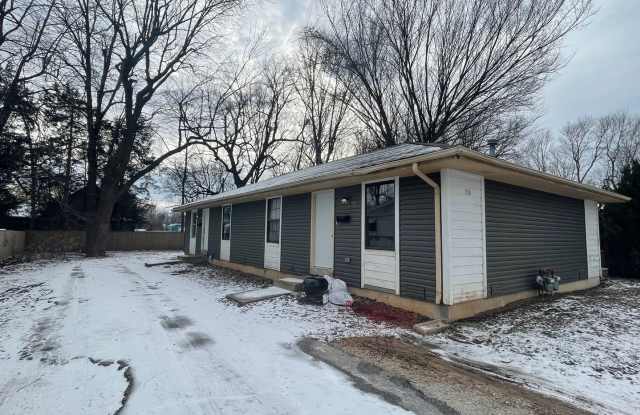 Cute newly remodeled 2 bedroom duplex! photos photos