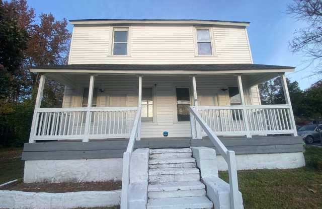 100 South Evans St. PRE-LEASE FOR 2026-2027 SCHOOL YEAR - 100 South Evans Street, Richland County, SC 29201