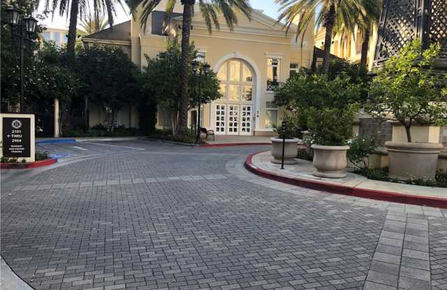 2331 WATERMARKE Place Gallery 3