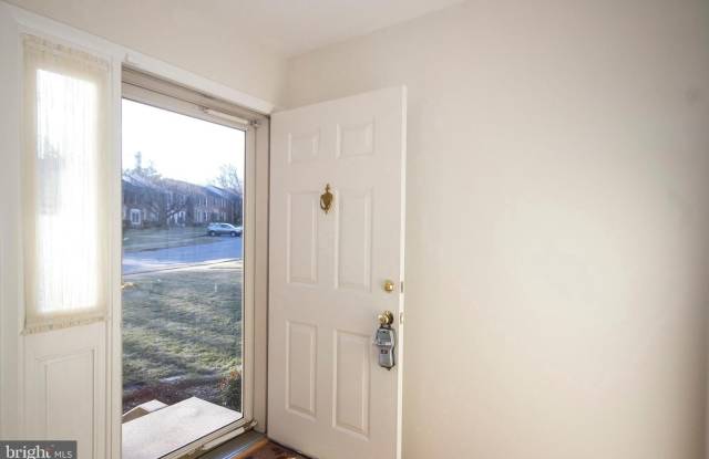 16 CASTLEHILL CT Gallery 3