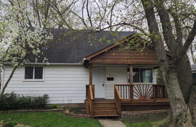 952 Hunter Avenue photos photos