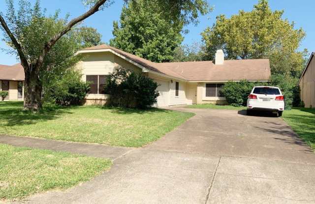 *** COMING SOON*** 15606 Empanada Dr - Ask about our NO SECURITY DEPOSIT option! - 15606 Empanada Drive, Mission Bend, TX 77083