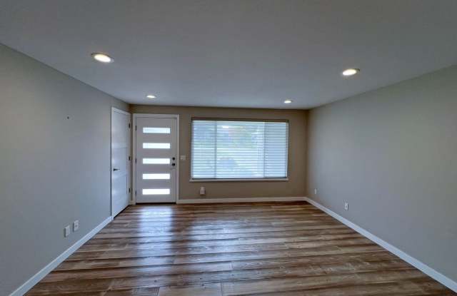 Scenic hill rambler home - full remodel - 3 bedroom 1.5 bathroom, 2 car garage - Available now. Gallery 4