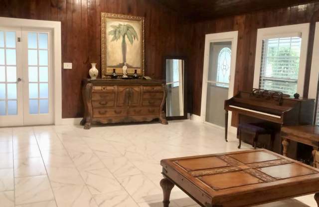 1033 Henton Ln photos photos