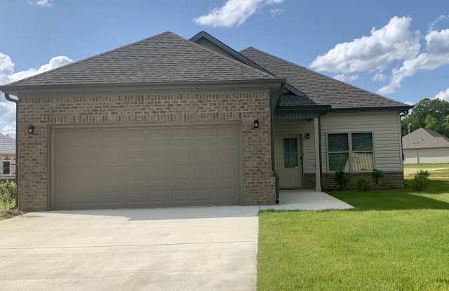 150 White Oak Circle - 150 White Oak Circle, Ozark, AL 36360