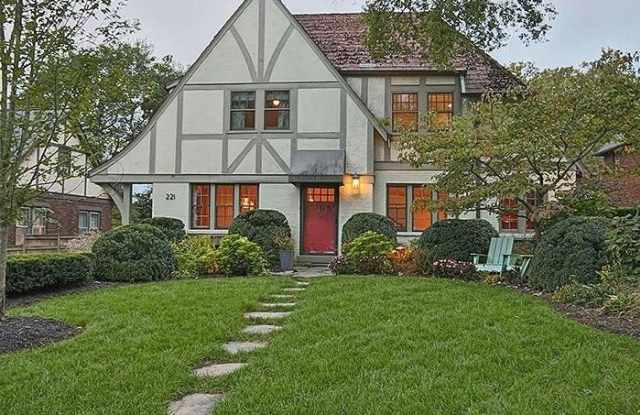 221 Leonard Ave - 221 Leonard Avenue, Nashville, TN 37205