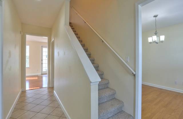 3005 Dickinson Gallery 3