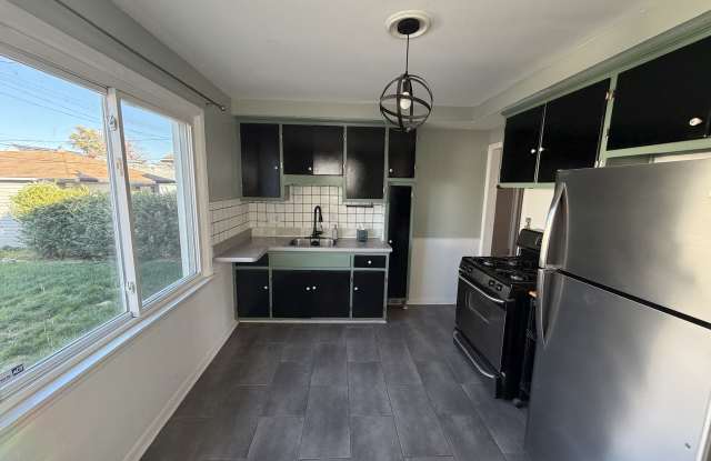 19613 Avalon Street Gallery 2