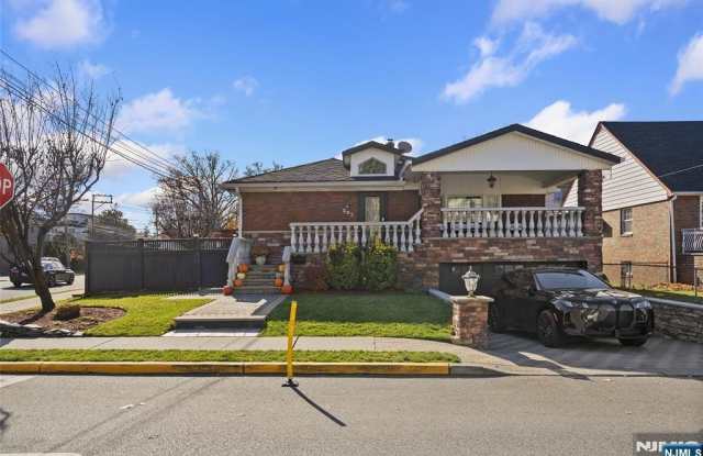 202 Knox Avenue 1 photos photos