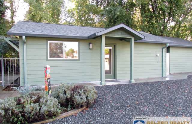 Lovely recently constructed 1 bd. westside cottage; UTILITIES INCLUDED! photos photos