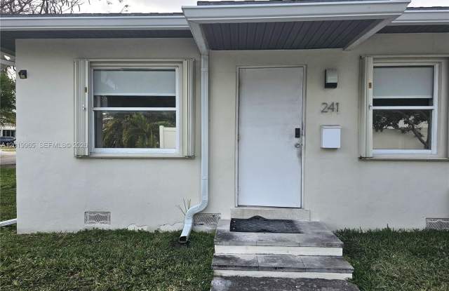 241 NE 1st Ter photos photos