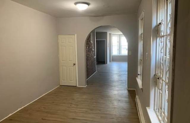 2028 East Elkhart Street Gallery 3