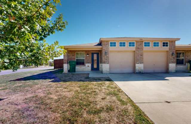CORNER LOT DUPLEX IN HARKER HEIGHTS!!! photos photos CORNER LOT DUPLEX IN HARKER HEIGHTS!!! photos photos