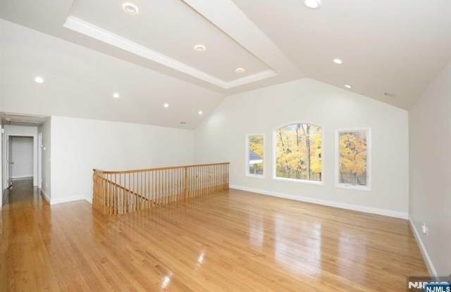 43-20 Union Street Gallery 4