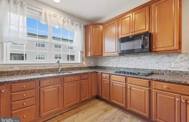 22725 BEACON CREST Terrace Gallery 4