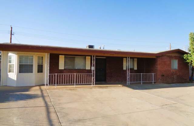 Adorable Single Level Northeast Home With Refrigerated Air Located In Quiet Neighborhood photos photos