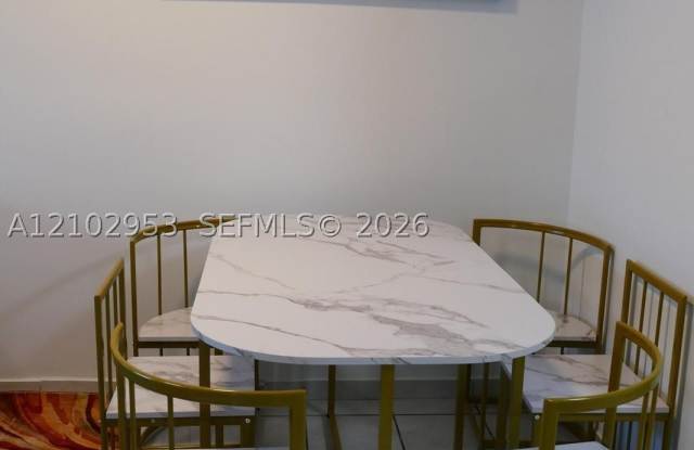 1253 NW 32nd Ct Gallery 4