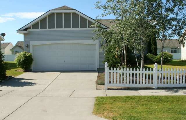 Beautiful 4 Bed-3 Bath House in CDA! photos photos