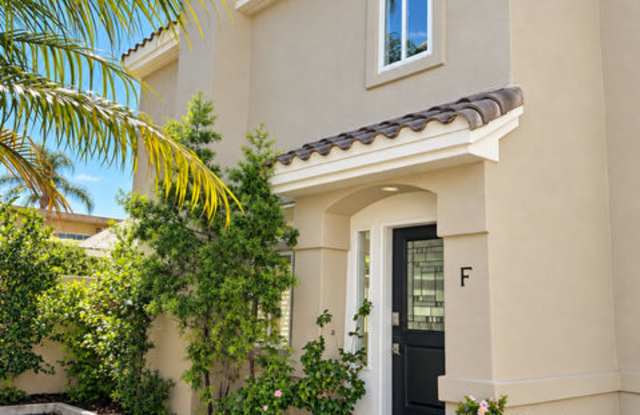 2020 Santa Ana Avenue Unit F Gallery 1