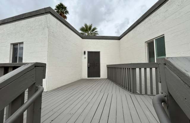 VERY ROOM 1 BEDROOM 1 BATH - 6236 North 16th Street, Phoenix, AZ 85016