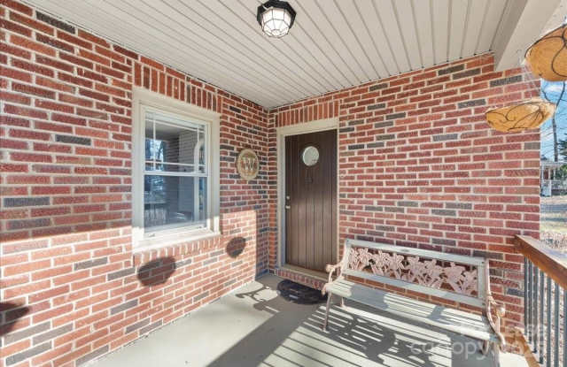 5712 Oak Drive Gallery 4