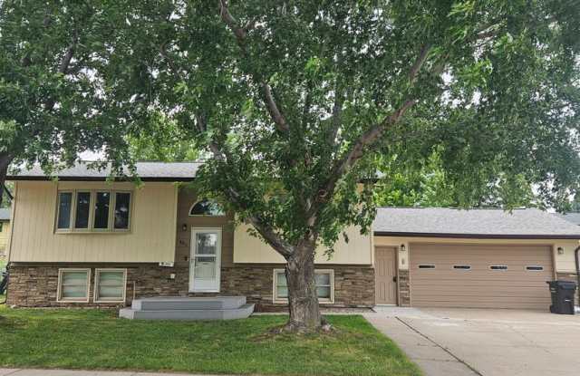 4 BED | 2 BATH | DOUBLE GARAGE | PET NEGOTIABLE photos photos