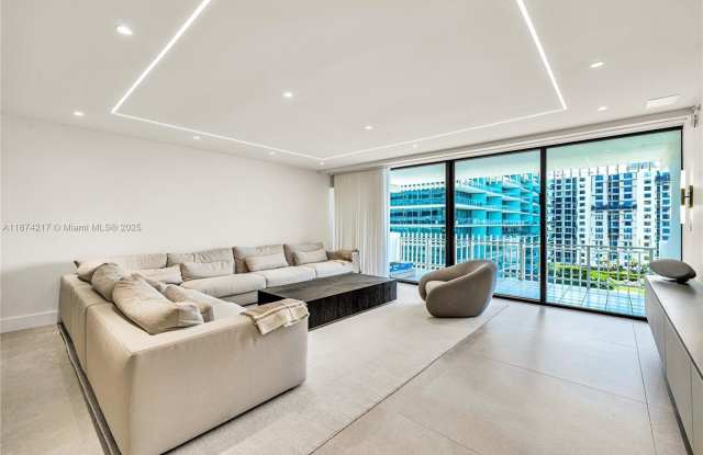 10205 Collins Ave photos photos