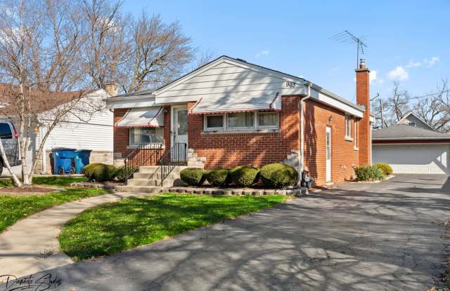 963 S Stratford Avenue - 963 Stratford Avenue, Elmhurst, IL 60126