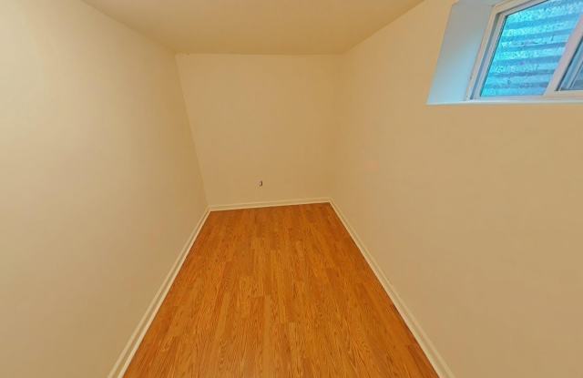 11902 CENTERHILL Street Gallery 3