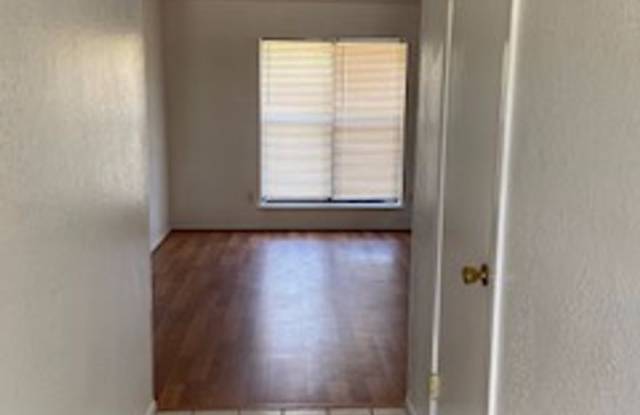 3801 Duke Gallery 4