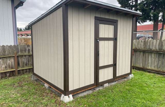 Spacious 3 Bedroom Home Close to Everything! Gallery 4