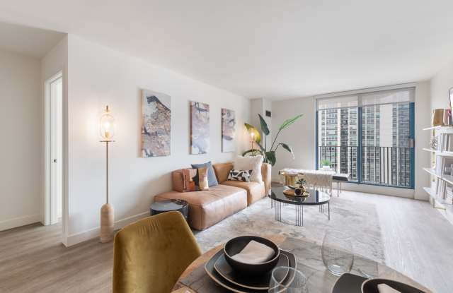1250 LaSalle Gallery 1