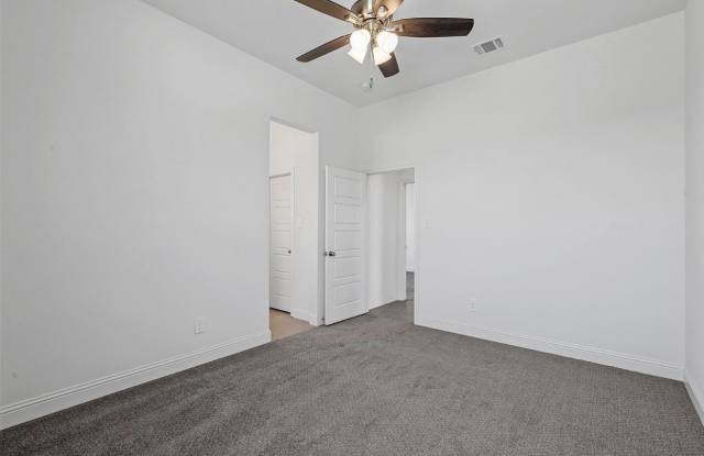 513 Longhorn Lane Gallery 3
