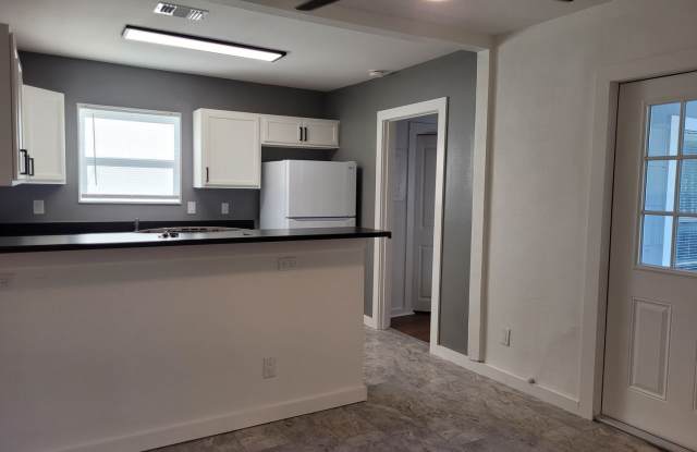 Charming 3-Bedroom Home with Spacious Backyard & Large Carport in Denver Heights! Gallery 4