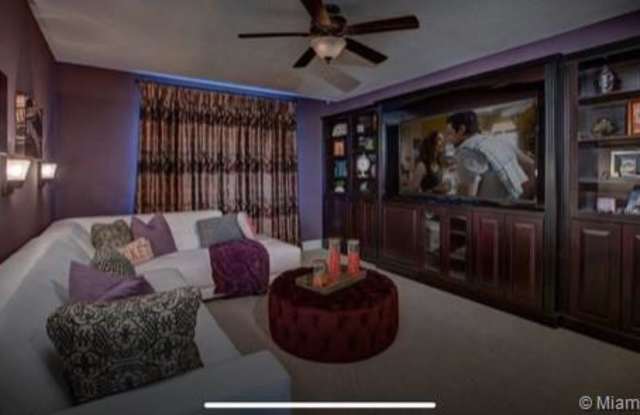 8961 Lookout Pointe Drive Gallery 2