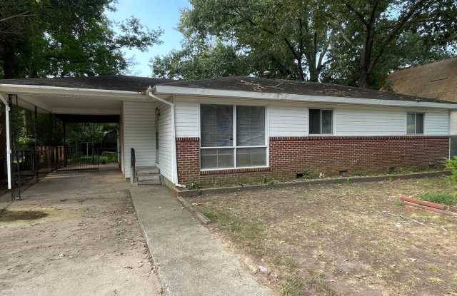 Spacious 4-Bed 2-Bath Home for Rent photos photos
