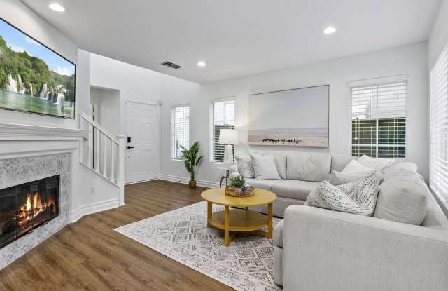 Stunning Aliso Viejo Pool Home 4 Bedroom Gallery 4
