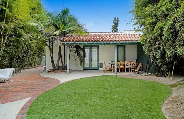 Spanish Style Venice Bungalow photos photos