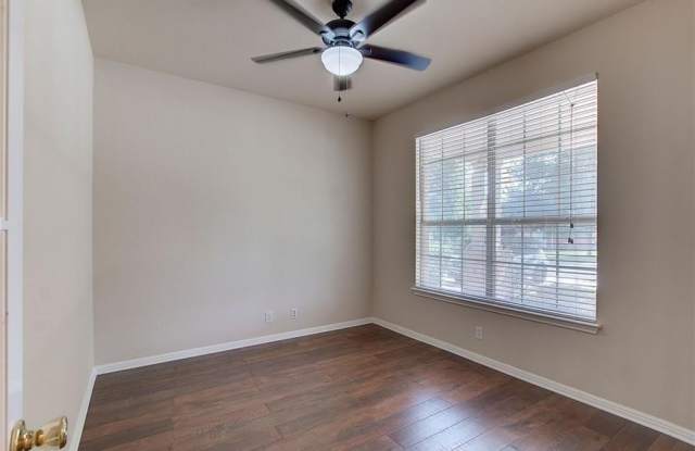 8213  Menlo Park PL Gallery 4