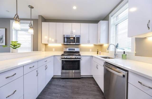 4945 Washington St - 4945 Washington Street, Boston, MA 02132