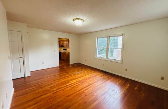 3 Bedroom 2 Bathroom Townhouse Gallery 3