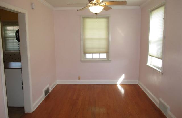 1744 Redwood Ave Gallery 4