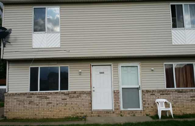 2 BDRM SIDE BY SIDE DUPLEX FOR RENT. photos photos