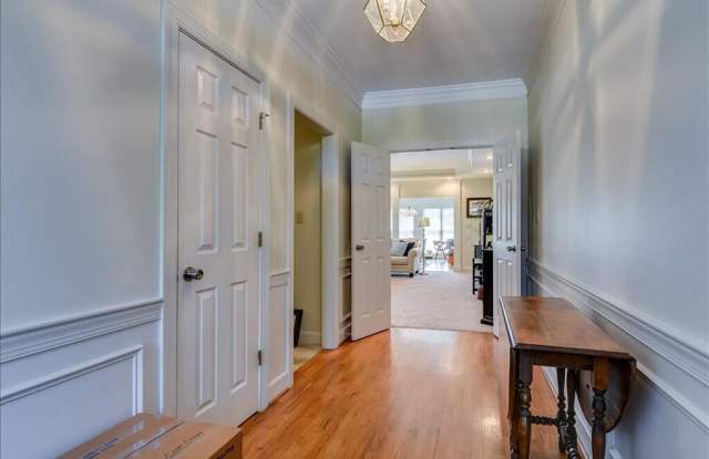 840 Park Chase Drive Gallery 3
