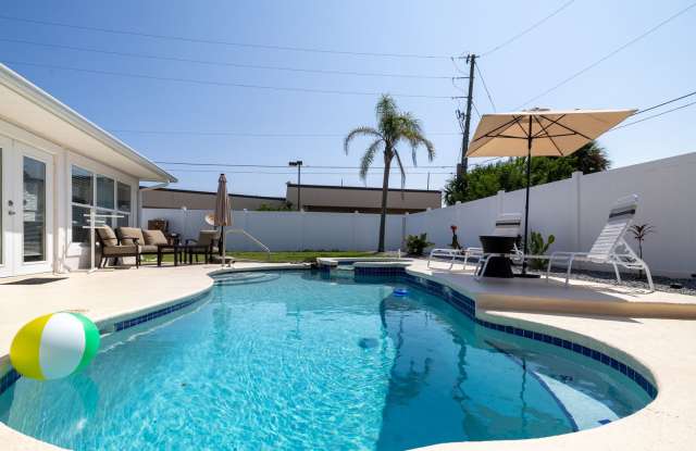 Vacation Pool home located directly Across from Beach and Tiki Bar and Pet Friendly 1 Mile to Flagler photos photos