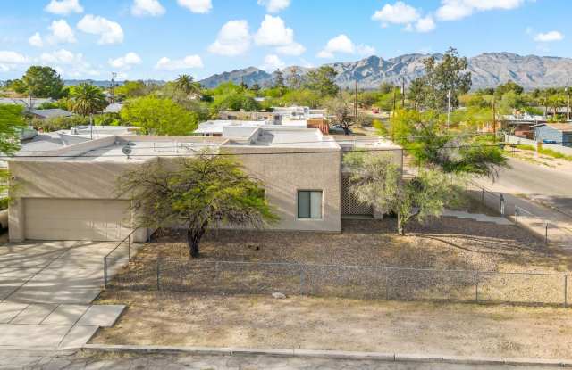 4 bedroom home in Central Tucson photos photos