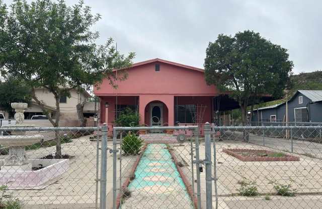 628 Medina St. photos photos