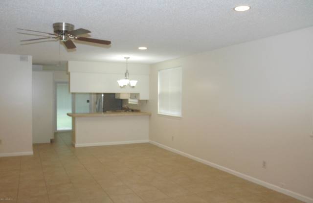 2744 CAVENDER CT Gallery 3
