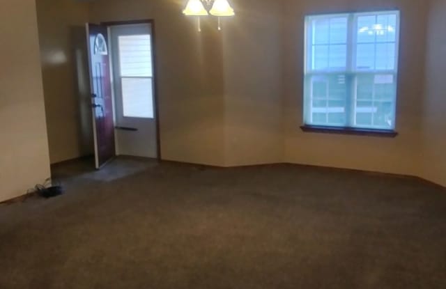 3 Bedroom, 2 bath duplex. Gallery 3